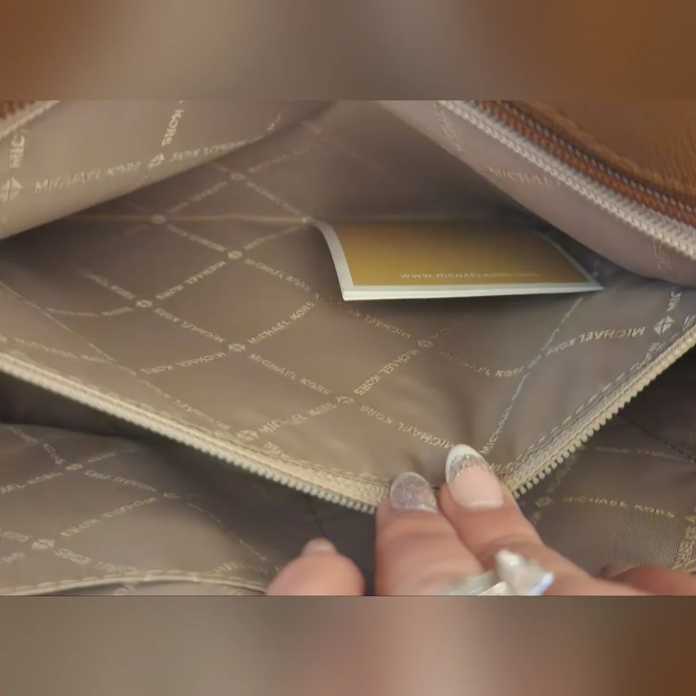 Micheal Kors Jet Set Large Signature Logo Shoulder Bag - Picture 3 of 4